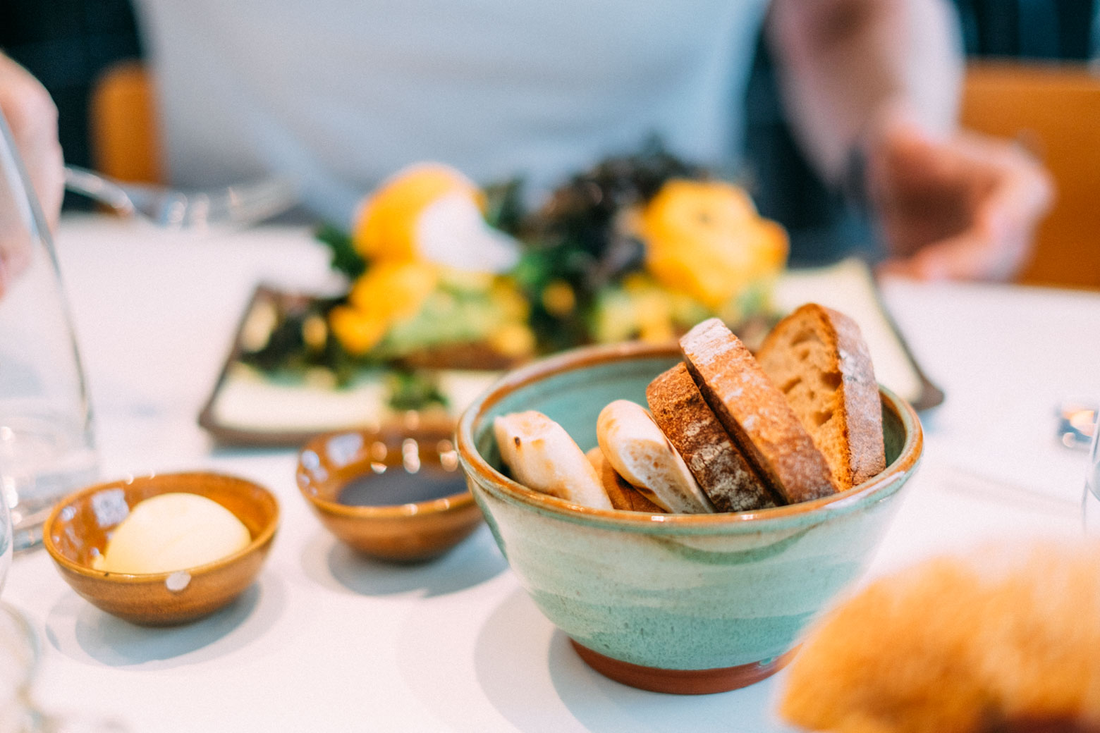 Travel tips for a packed weekend in London -- what to see and do in central London, Soho, and Shoreditch. Israeli braunch at Strut and Cluck in London