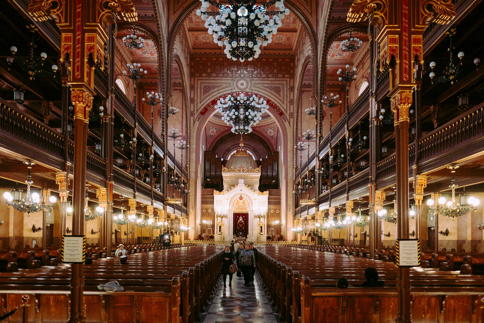 Dohány Street Synagogue interior