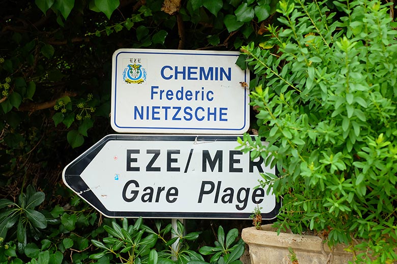 Sign post leading to Chemin de Nietzsche Sign post leading to Chemin de Nietzsche