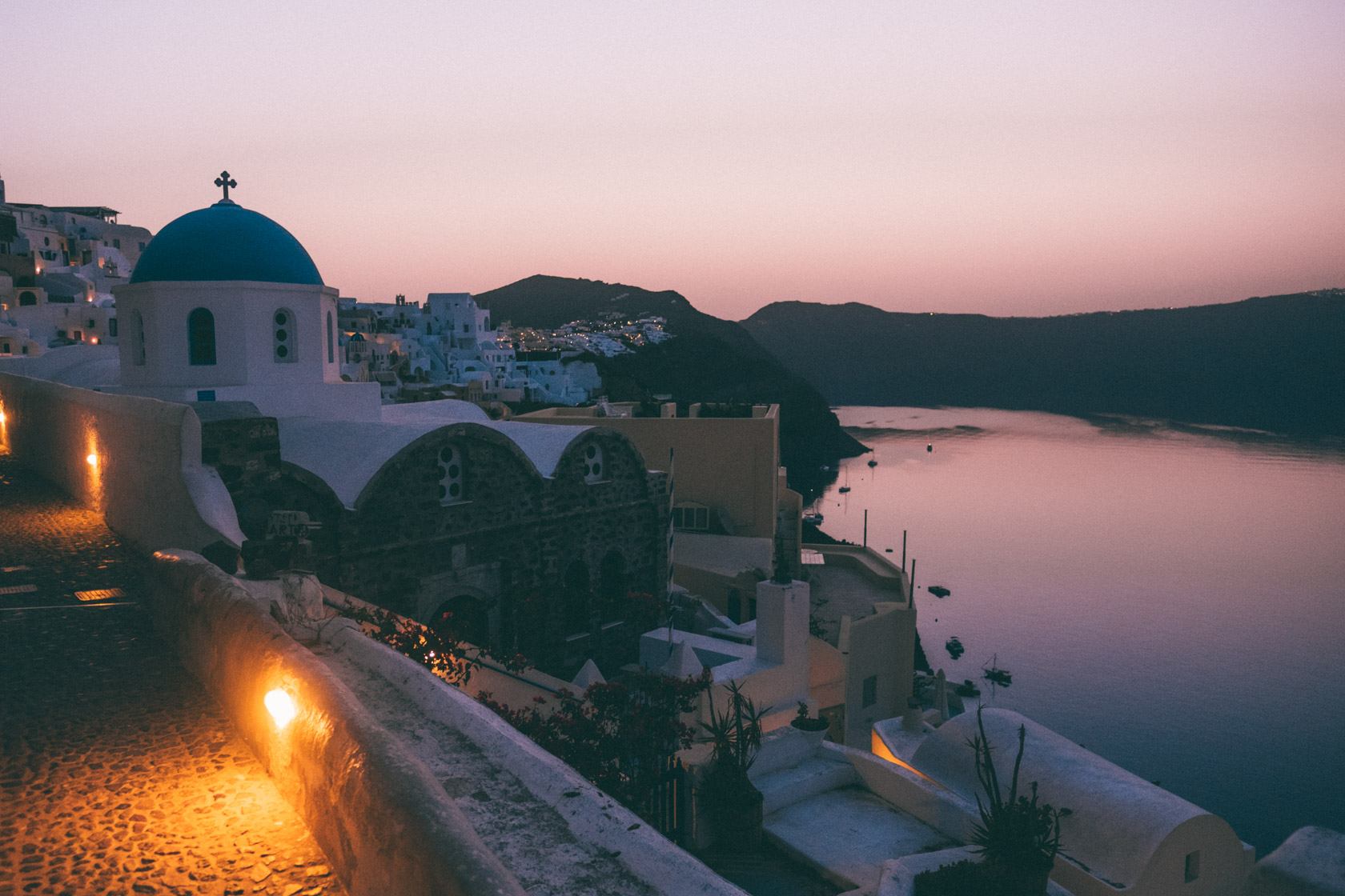 Sunrise in Santorni