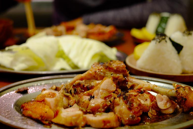Honetsuki-dori is bone-in chicken that has been baked in salt, pepper, and garlic until tender. It's spicy! Honetsuki-dori is bone-in chicken that has been baked in salt, pepper, and garlic until tender. It's spicy!