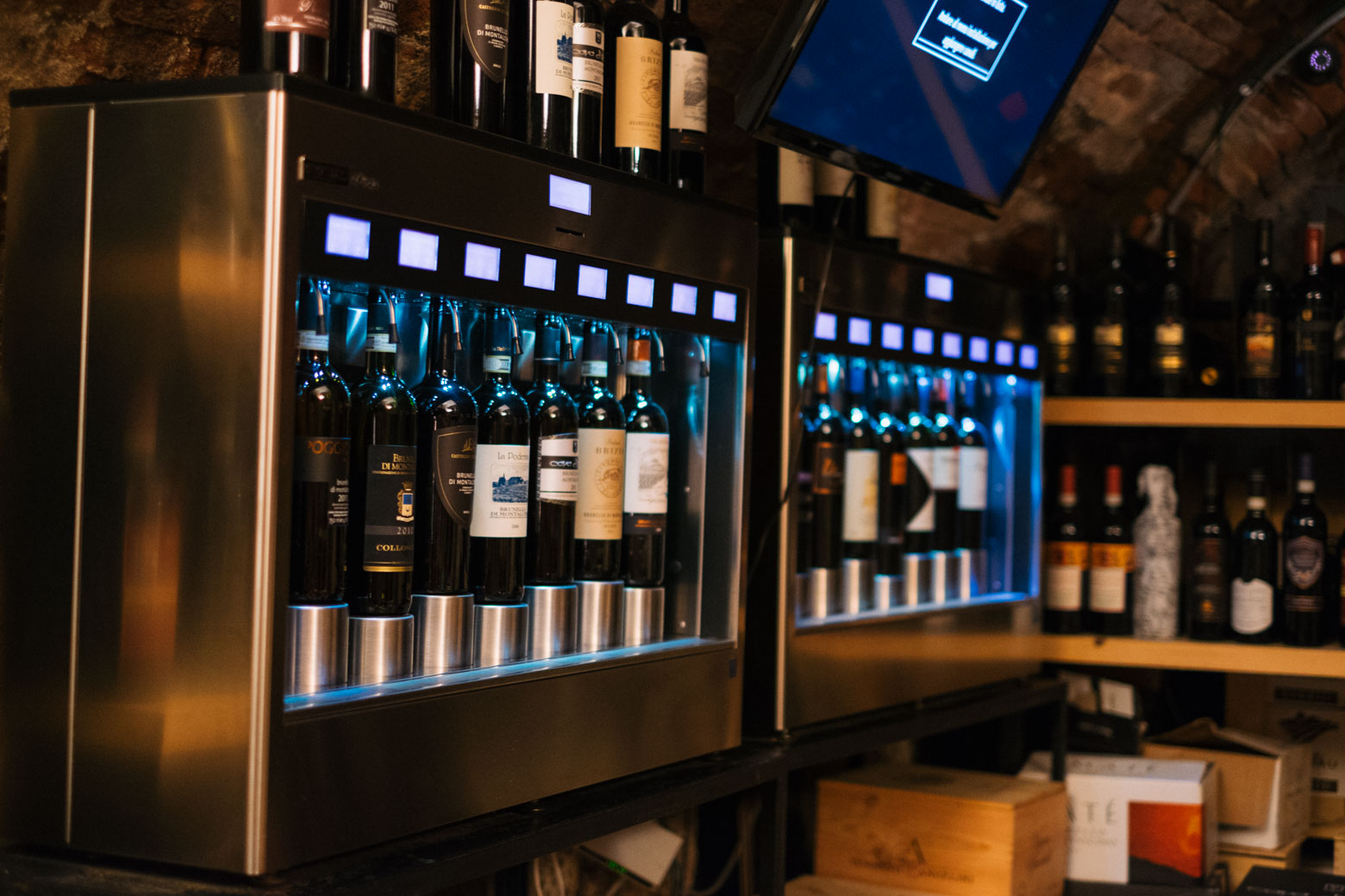 Wine tasting in Tuscany's Montepulciano historic old town is a fantastic activity that need not require a lot of planning. The wine dispenser at La Bottega del Nobile